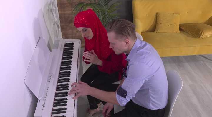 She fucks better than she plays the piano – Deborah Bum