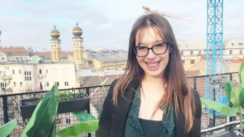 Mia Devil counts by twos