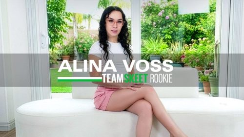 Newcomer Alert – Petite Cutie Alina Voss Is Our Gift to You
