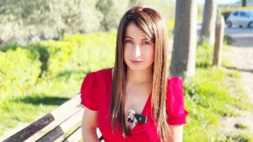 Paola, 25 years old, human resources manager in Lyon